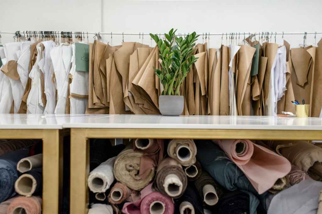 Challenges Hit Clothing Industry: Slow Sales and Growing&nbsp;Stockpile